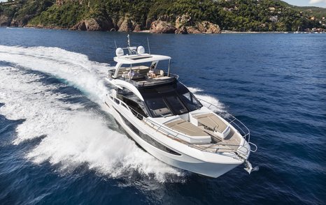 Galeon-640-Fly-running-bow