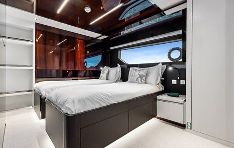 Superyacht Riva Royale twin cabin 