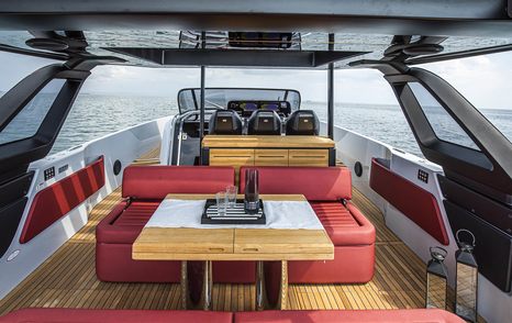 Cranchi A46 deck lifestyle