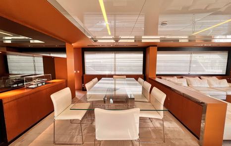 Riva motor yacht No Stress 888 saloon dining area 