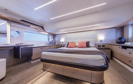 Absolute-Navetta-53-owner-cabin