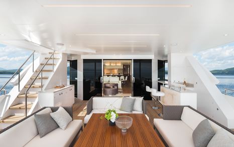 Horizon Yachts FD110 aft deck 