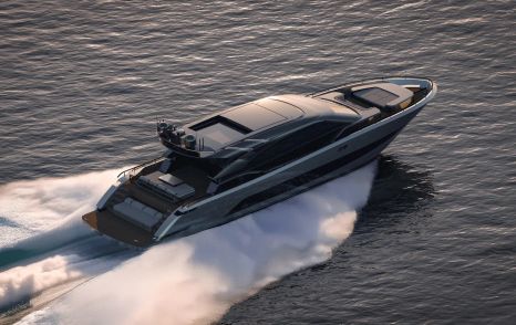 AB 95S underway stern view