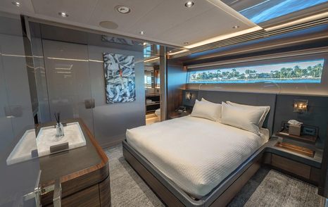  Serenity guest cabin with en suite
