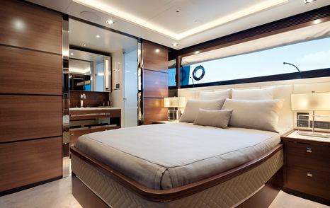 Horizon FD90 Skylounge motor yacht guest cabin with window 