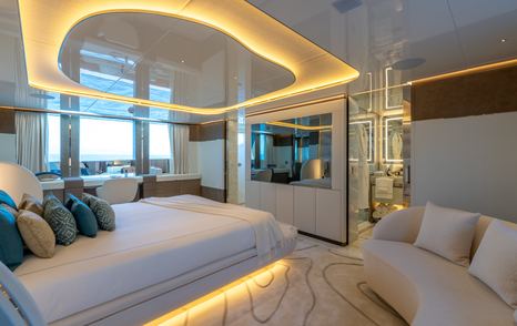 Superyacht Camilla master cabin 