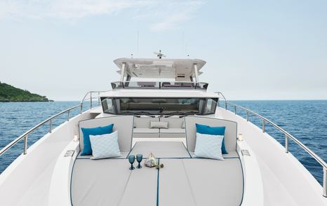 Foredeck onboard Horizon FD75, spacious sunpads surrounded by views of the sea.