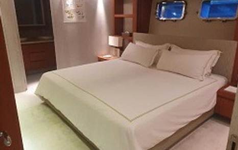 Baglietto motor yacht Lucky Me Yacht Academy guest cabin with double bed 