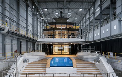 Heesen Superyacht Project Setteesettanta stern with infinity pool