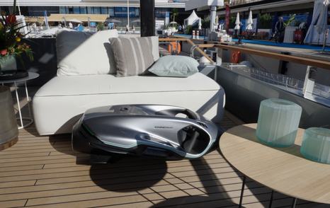 Riva-112-DolceVita-Super-Review-cockpit-furniture