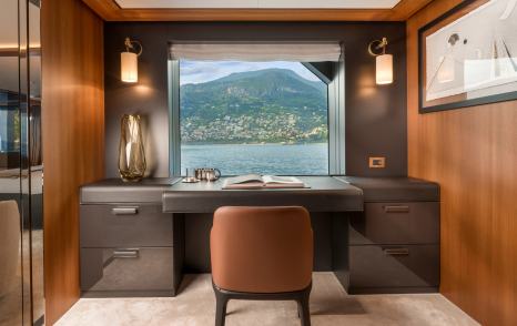 Motor Yacht Sairu master cabin office 