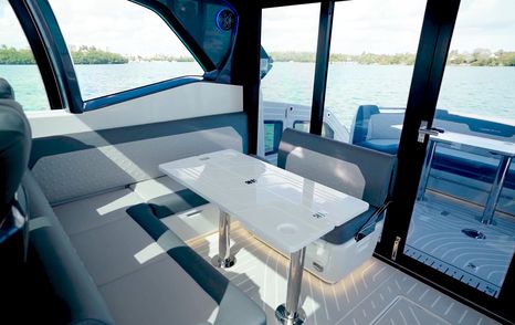 Galeon-435-GTO-aft-deck-seating