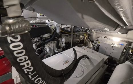 Sunseeker-Predator-55-Review-engine-space-generator