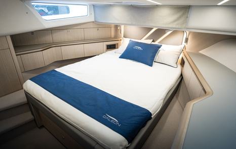 Galeon-435-GTI-Review-owner-cabin-berth