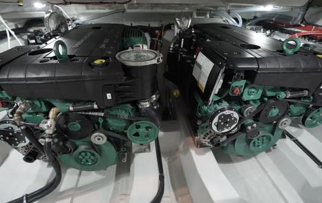 Bavaria SR engines