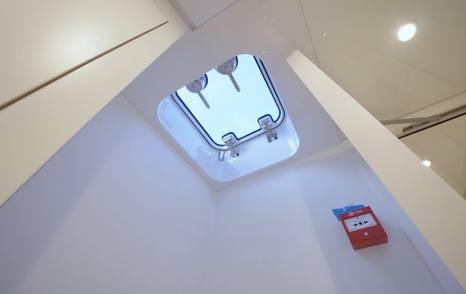 Picchiotti-Gentlemans-24-Review-crew-skylight