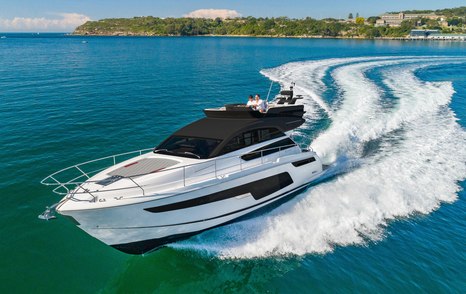 Fairline Squadron 50 running shot