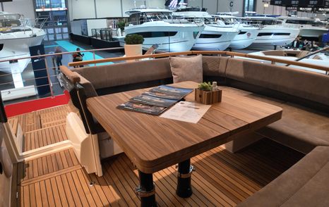 Marex-440-Scandinavia-Review-cockpit-seating