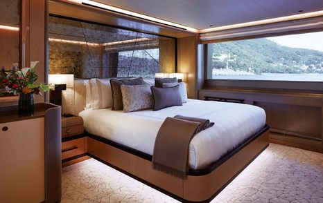 Superyacht Somnium bedroom 