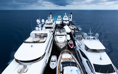 yacht transportation by sea 