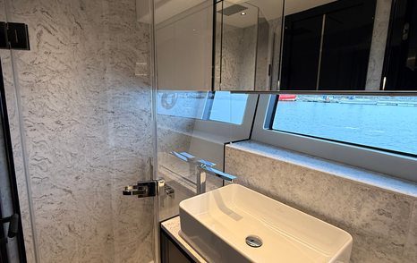 Sunseeker-Predator-55-Review-owner-ensuite