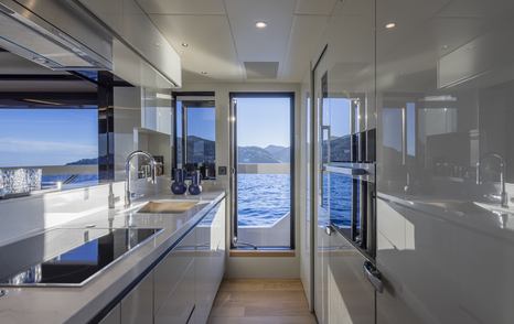 Absolute Navetta 75 galley