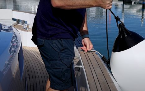 Pardo-E60-side-deck-docking