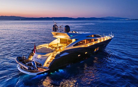  Sunseeker yacht Blade 6 at anchor stern view 