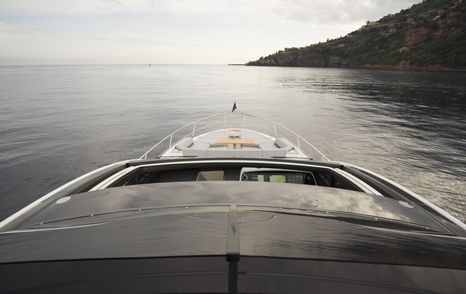 Fairline Phantom 65 sunroof