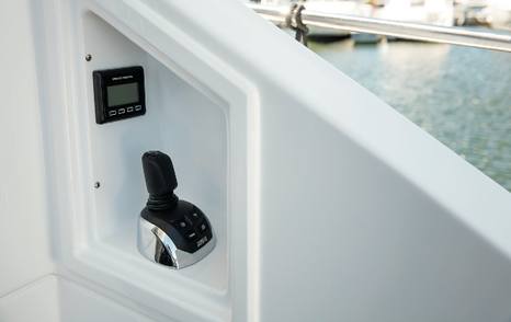 cruisers 60 fly docking control