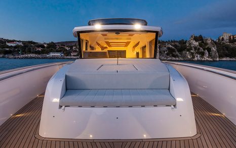Pardo-E60-foredeck