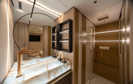 Solaris Power 70 Long Range yacht ensuite with marble basin 