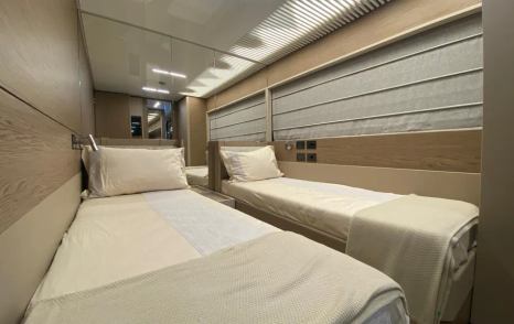 Motor Yacht Sunrise twin cabin 