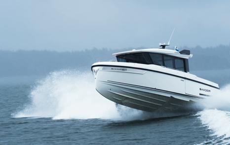 Saxdor-340-GTWA-Review-hull-lifting-out-of-water