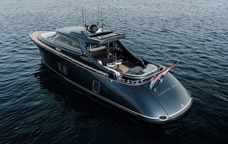 zeelander-5-exterior-profile-aft-view