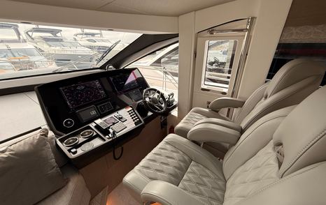 Sunseeker-75-Sport-Yacht-Review-lower-helm-chairs