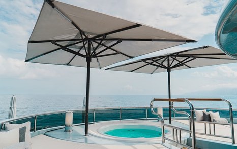 Superyacht After You's jacuzzi