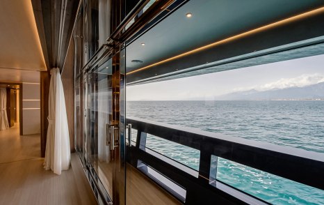 Superyacht Utopia IV main saloon balcony view