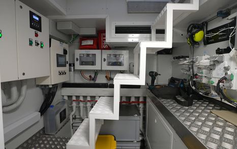 Custom-Line-Navetta-42-Review-engine-room-access