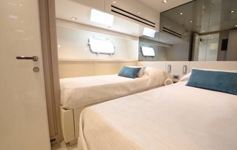 Sanlorenzo-SX76-Review-twin-cabin-two