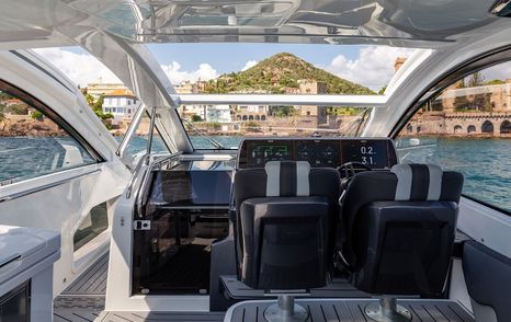 Galeon-375-GTO-view-behind