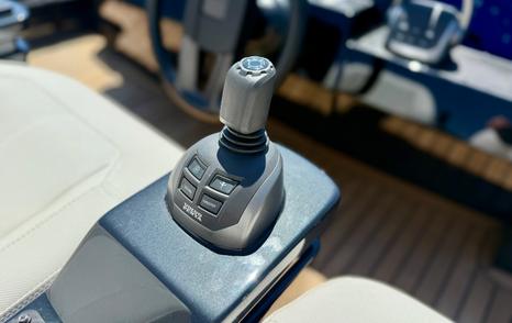 Pershing-GTX70-Review-flybridge-helm-joystick