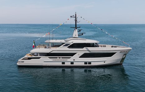 CdM Mon Coeur superyacht at launch