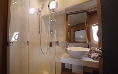 Beneteau-Swift-Trawler-54-Review-VIP-ensuite