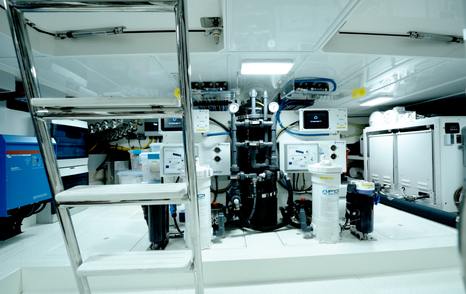 Nordhavn-68-Review-engine-room-ladder