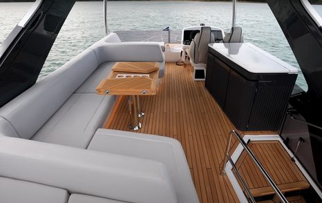 fairline-squadron-58-flybridge 