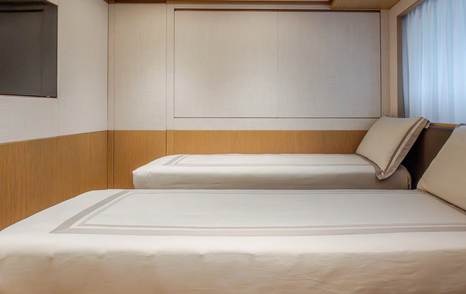 Motor yacht K2 twin bed guest cabin