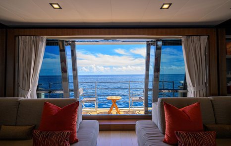 Motor yacht Argento's fold out balcony