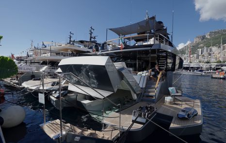 Riva-112-DolceVita-Super-Review-aft-deck-raised-up