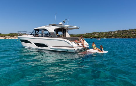 Marex 440 aft deck beach club